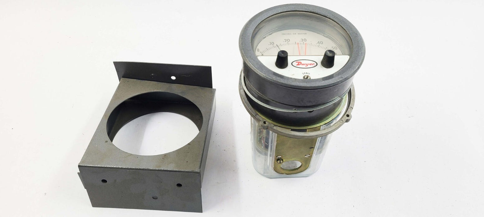 Dwyer 3000-00C Photohelic Pressure Switch/Gauge, 0-.50" W.C. Range