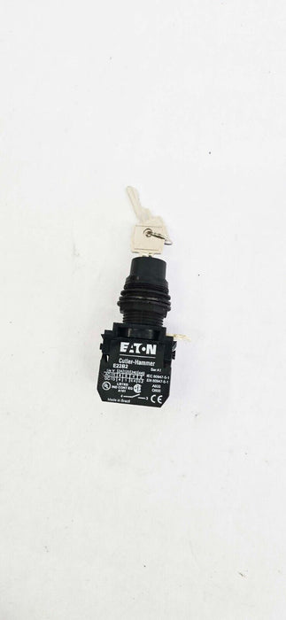 2 Cutler Hammer Eaton E22B2 Contact Blocks with Key Selector Switch