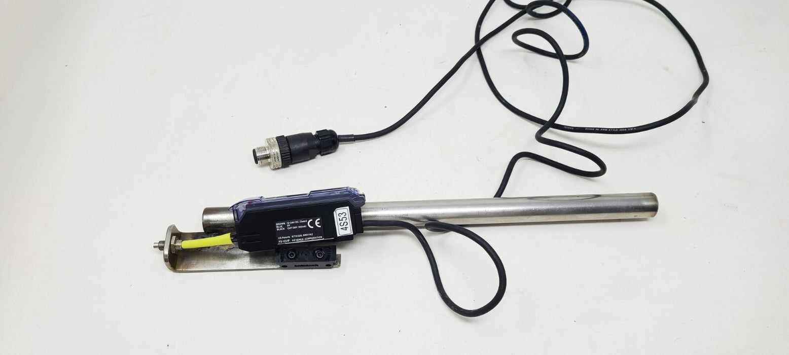 Keyence FS-V31P Fiber Optic Sensor w/ FU-67 Sensor