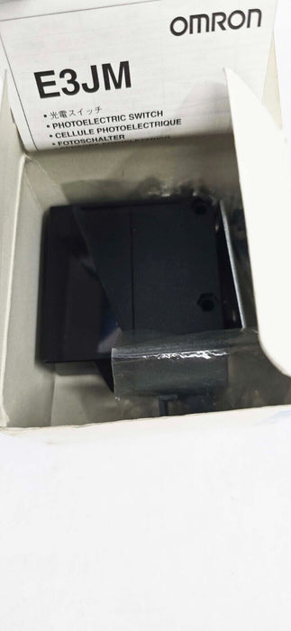 OMRON E3JM-10M4T-US Photoelectric Switch