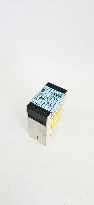 Banner AT-FM-2A Control Safety Relay Module 24V AC/DC