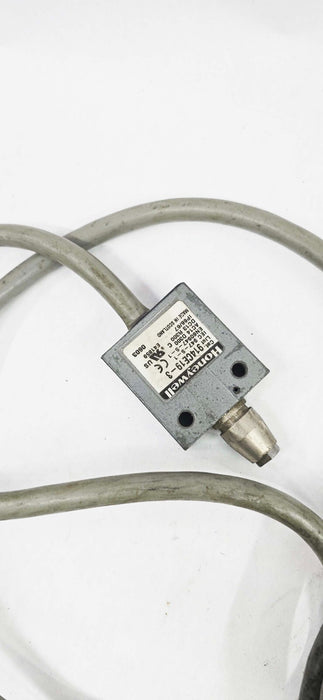 Lot of 5 - HONEYWELL LIMIT SWITCHES 914CE1-9, 914CE1-3, 914CE1-6