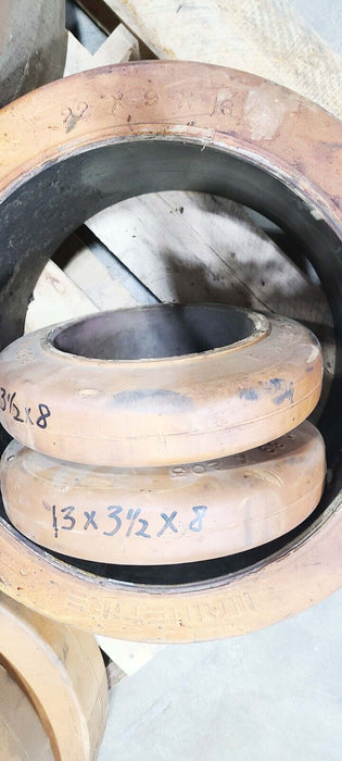 Pallet of 18 NEW Monarch/Mainetire Assorted Forklift Tires - 22 x 9 x 16", etc