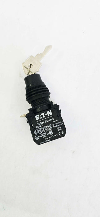 2 Cutler Hammer Eaton E22B2 Contact Blocks with Key Selector Switch