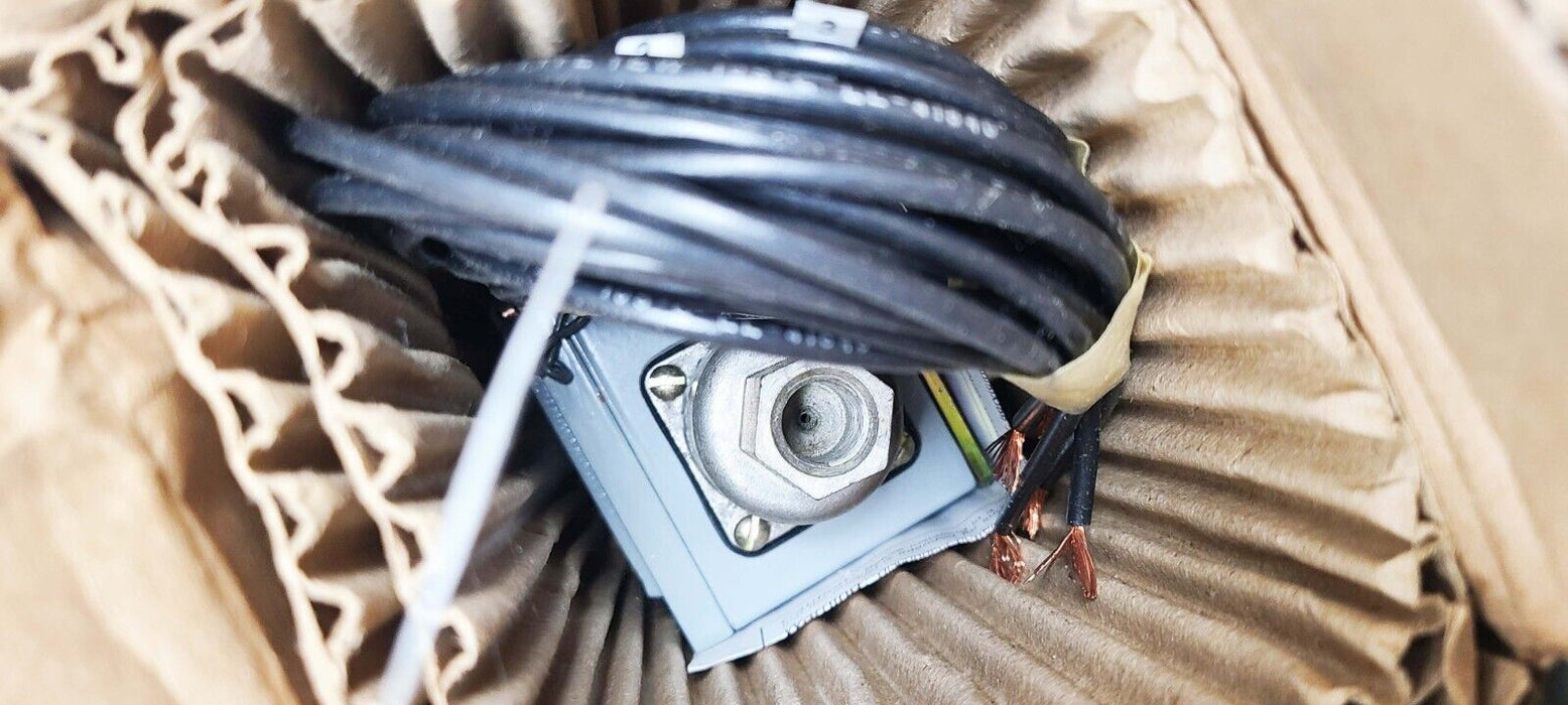 GE PRESSURE SWITCH BELLOWS OPERATED CAT CR127B1016AA3