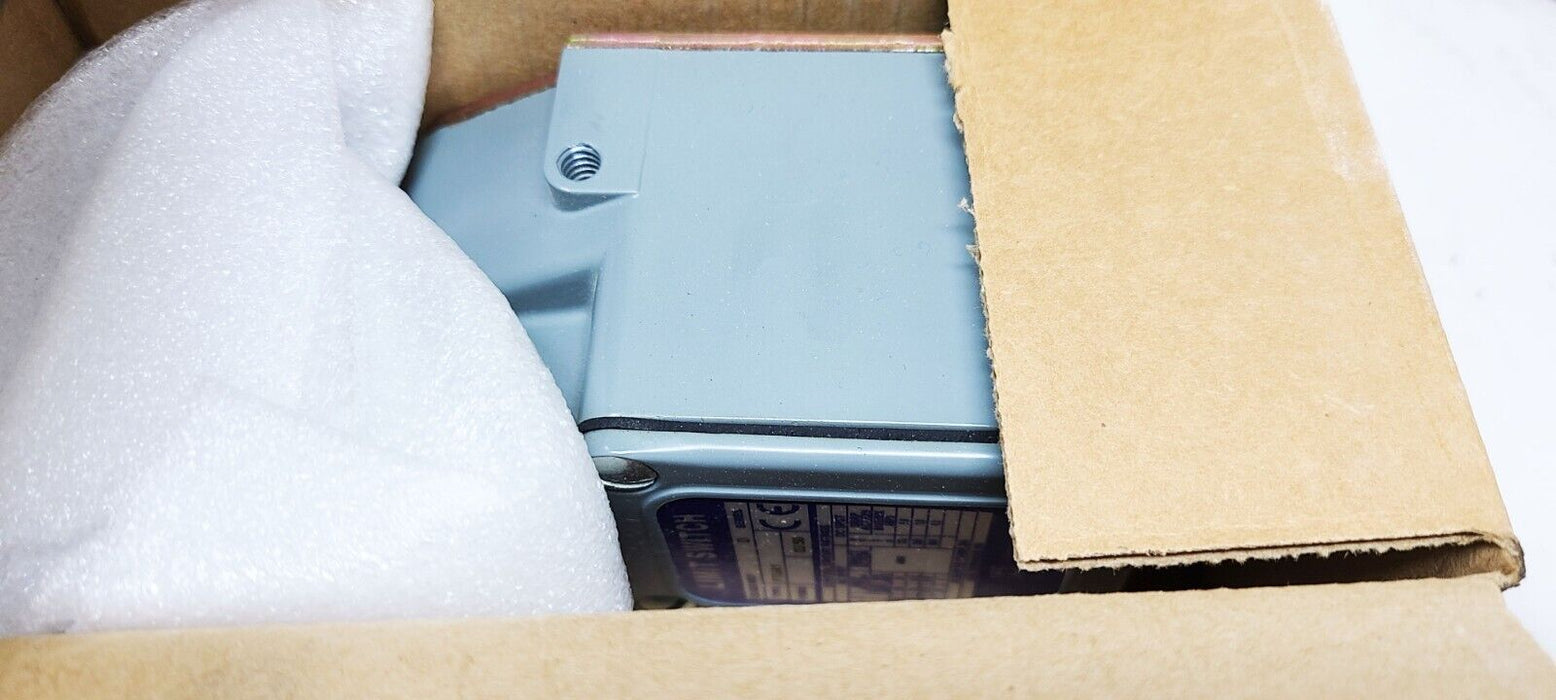 Square D Schneider Electric 9007FTUA1 Heavy Duty Foundry Switch 600VAC 30AMP