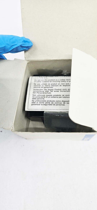 OMRON E3JM-10M4T-US Photoelectric Switch